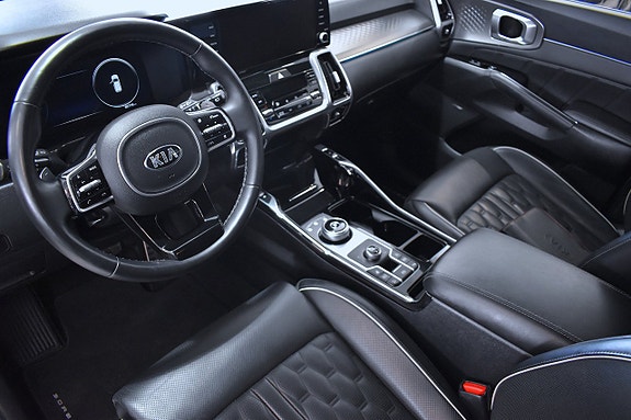 Kia Sorento 10 of 24