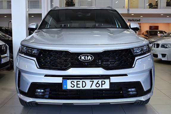 Kia Sorento 3 of 24