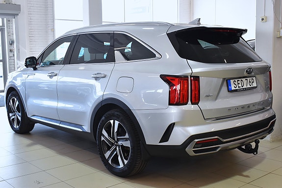 Kia Sorento 4 of 24