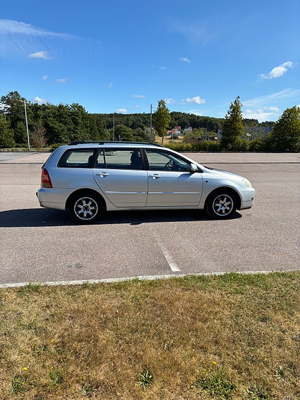 Toyota Corolla 2 of 7