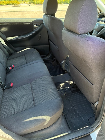 Toyota Corolla 5 of 7