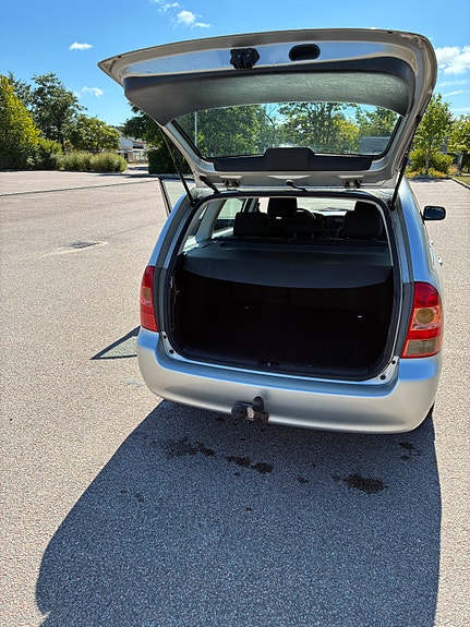 Toyota Corolla 3 of 7