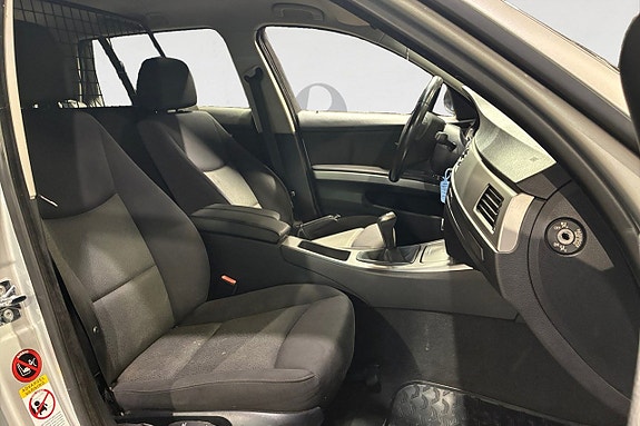BMW 320 15 of 17