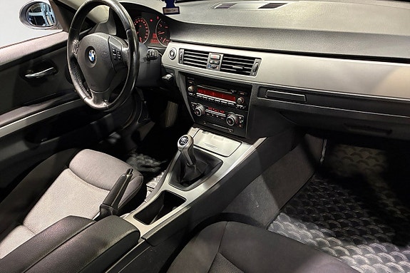 BMW 320 11 of 17