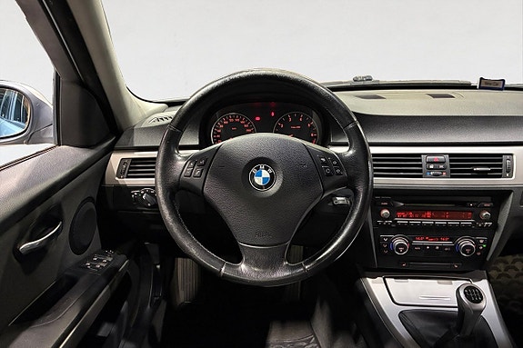 BMW 320 13 of 17