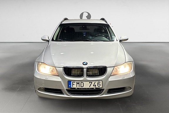 BMW 320 10 of 17