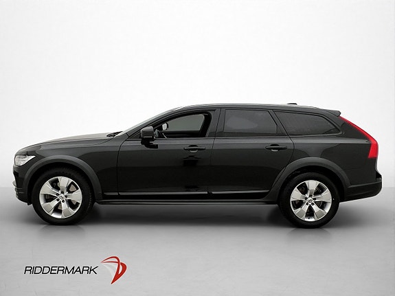Volvo V90 Cross Country 4 of 30