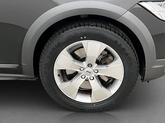 Volvo V90 Cross Country 30 of 30