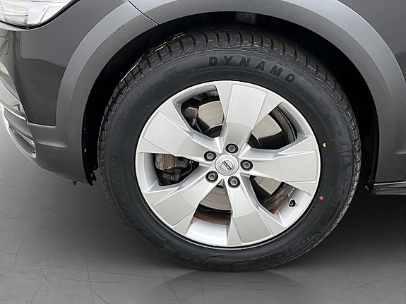 Volvo V90 Cross Country 27 of 30
