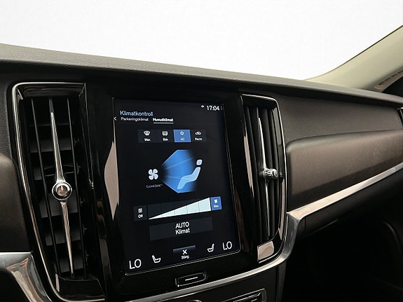 Volvo V90 Cross Country 23 of 30