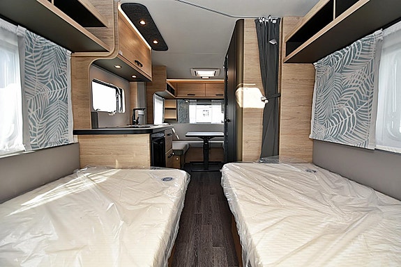 Weinsberg 480 EU CaraOne, Långbäddar 16 of 27