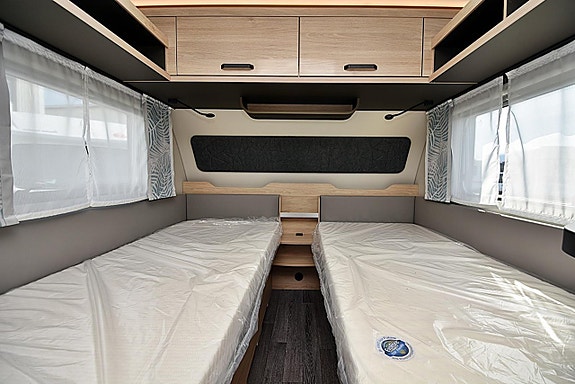 Weinsberg 480 EU CaraOne, Långbäddar 13 of 27