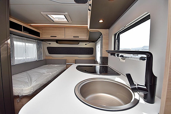 Weinsberg 480 EU CaraOne, Långbäddar 12 of 27