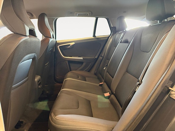 Volvo V60 14 of 21