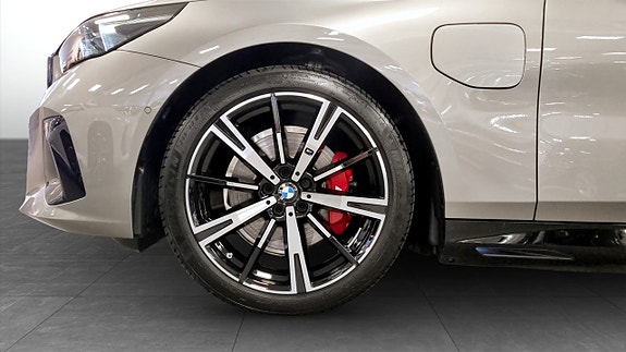 BMW 530e 9 of 13