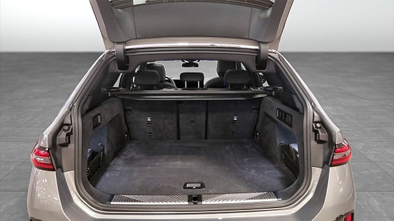 BMW 530e 10 of 13
