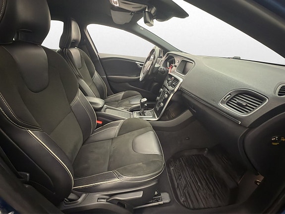 Volvo V40 23 of 30