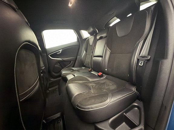 Volvo V40 24 of 30