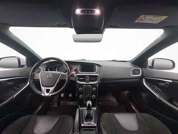 Volvo V40 13 of 30