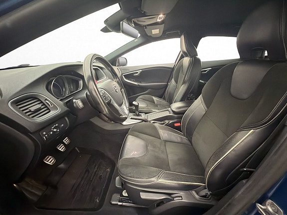 Volvo V40 12 of 30