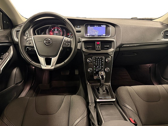 Volvo V40 Cross Country 12 of 18
