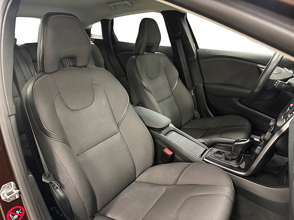 Volvo V40 Cross Country 11 of 18