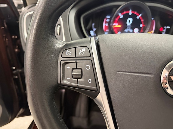 Volvo V40 Cross Country 16 of 18