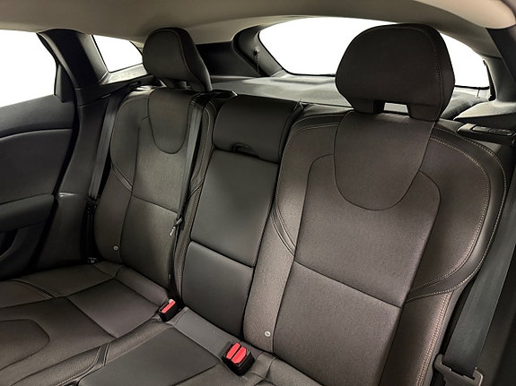 Volvo V40 Cross Country 10 of 18