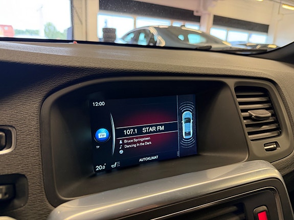 Volvo S60 12 of 24
