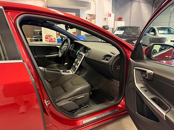 Volvo S60 16 of 24