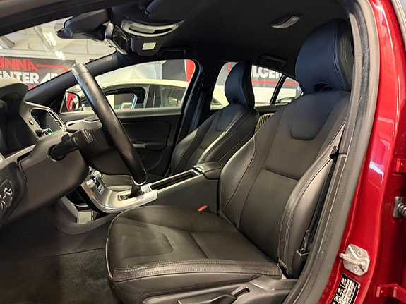 Volvo S60 15 of 24