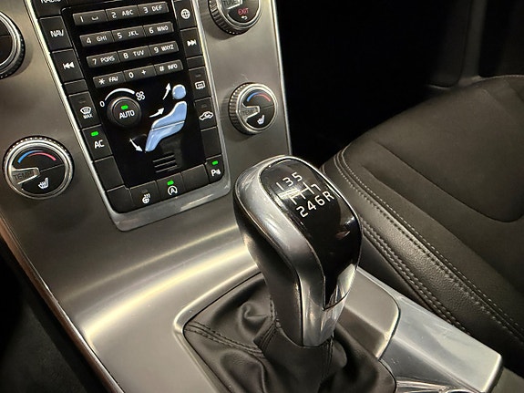 Volvo S60 14 of 24