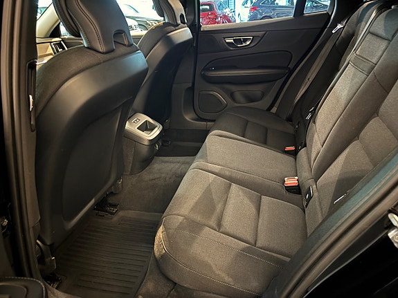 Volvo V60 Cross Country 11 of 12