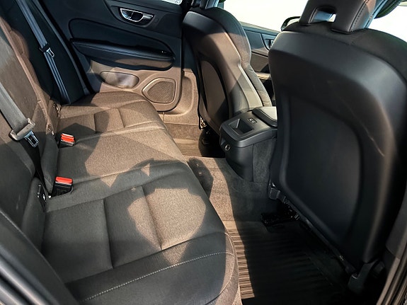 Volvo V60 Cross Country 10 of 12