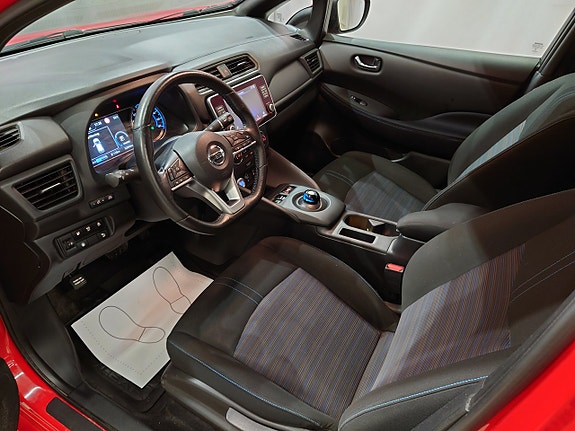 Nissan Leaf 8 of 17