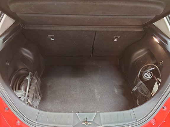 Nissan Leaf 14 of 17