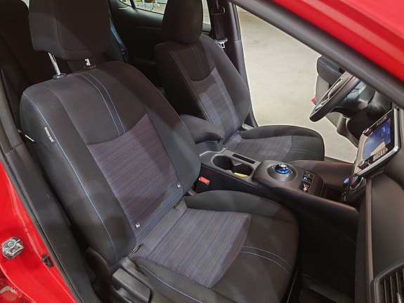 Nissan Leaf 11 of 17