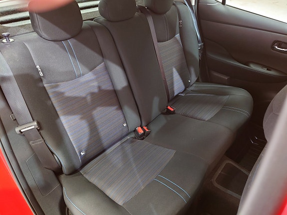 Nissan Leaf 13 of 17