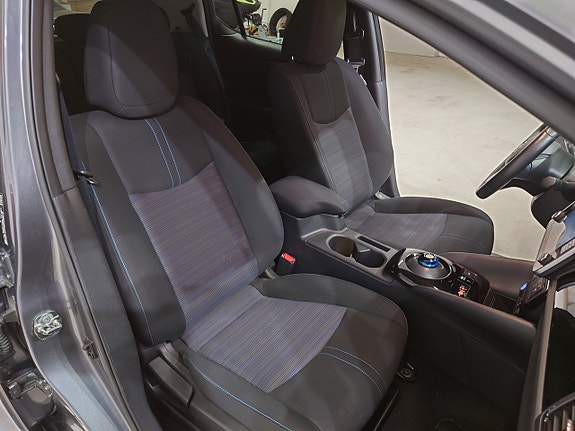 Nissan Leaf 11 of 17