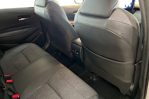 Toyota Corolla 8 of 23