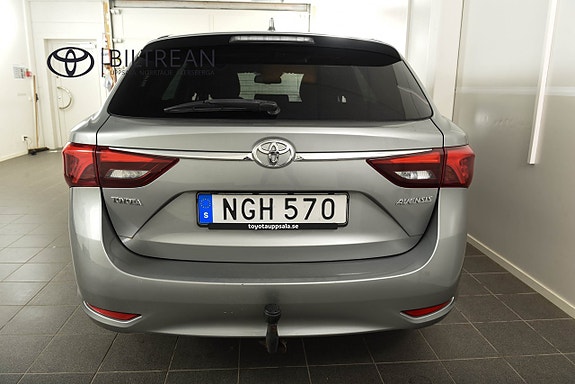 Toyota Avensis 5 of 21