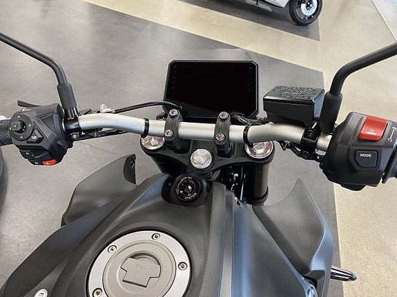 Yamaha MT-07 4 of 6