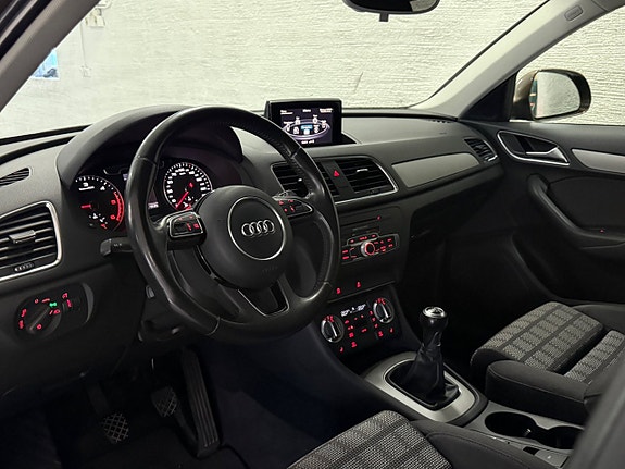 Audi Q3 8 of 21