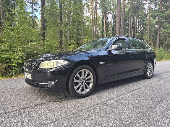 BMW 520i 2 of 15