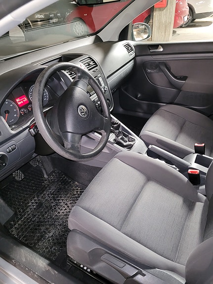 Volkswagen Golf V 5 of 7