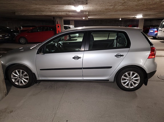 Volkswagen Golf V 4 of 7
