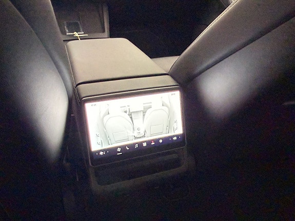 Tesla Model 3 15 of 30