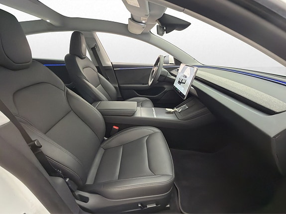 Tesla Model 3 24 of 30
