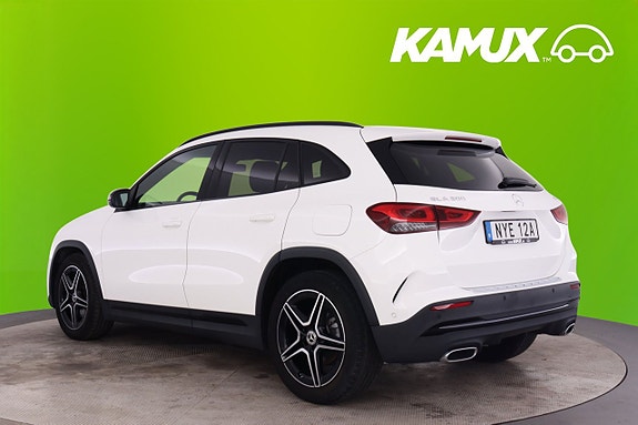 Mercedes-Benz GLA200 5 of 24