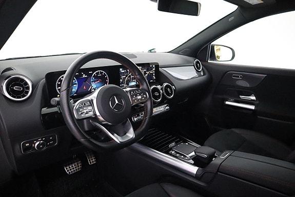 Mercedes-Benz GLA200 10 of 24